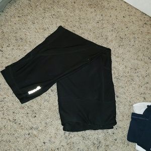 Reebok medium capris black